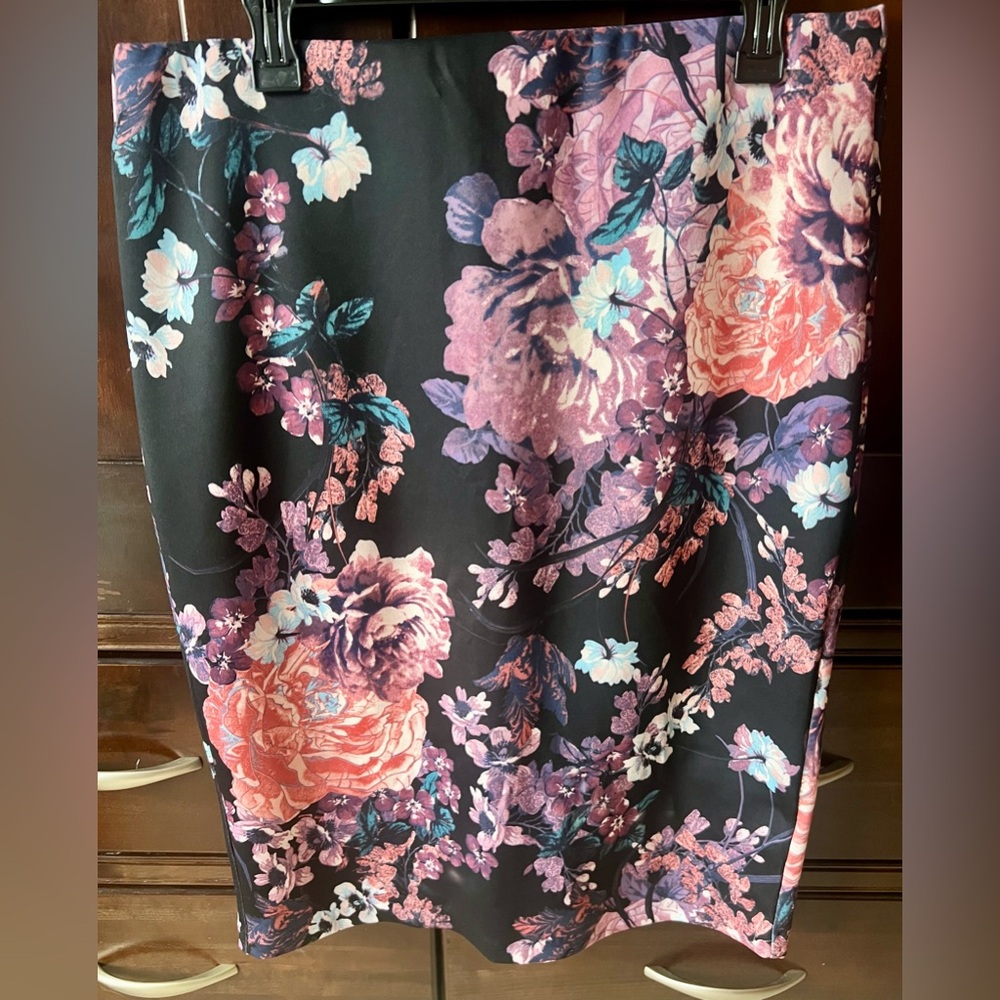 ECI New York Bold Floral Pencil Skirt Size XL Chic Office to Evening